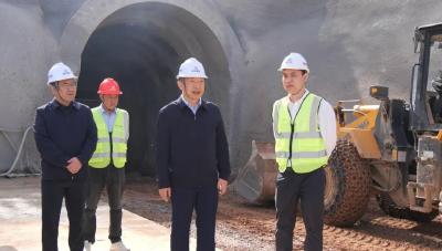 陈栋：全力推进重点项目建设 为加快建成全省绿色发展标杆县提供坚实支撑