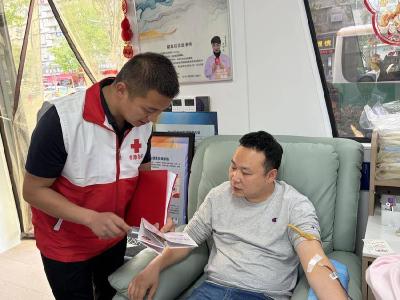 我县开展无偿献血和造血干细胞捐献宣传活动