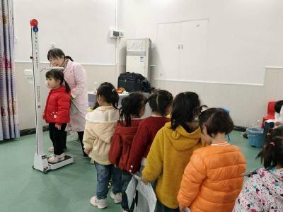 城关中心幼儿园：健康体检护成长　暖心关爱伴童行