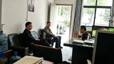 县市场监管局调研基层市场监管工作