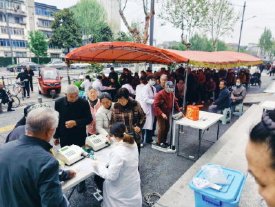 花石桥村：免费体检暖人心　健康护航夕阳红