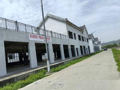南漳城管：主动回应群众关切 整治墙面乱涂乱画