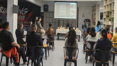 南漳邮政公司工会开展职工读书会