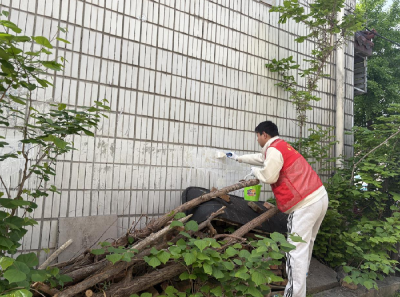 花石桥社区开展环境整治行动