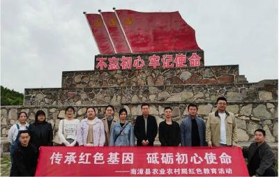 ​县农业农村局举办“年轻干部大讲堂”第二期红色教育活动