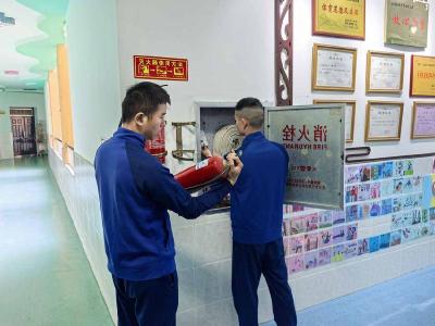 县消防救援局开展消防安全熟悉演练与隐患排查工作