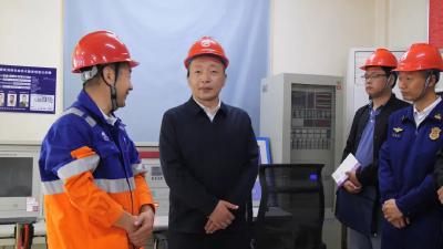 陈栋检查“五一”期间安全生产工作时强调：拧紧责任链条 筑牢安全防线