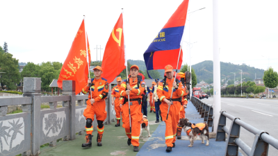 市消防救援支队在我县开展地震救援实战拉动演练  
