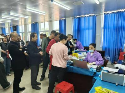 东巩镇开展无偿献血活动