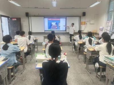 李庙镇闫坪中学开展地震应急避险系列活动