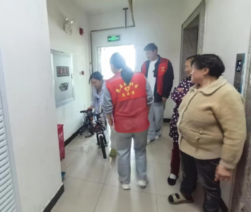 南漳县花石桥社区：多方联动净环境 楼道畅通保安全 