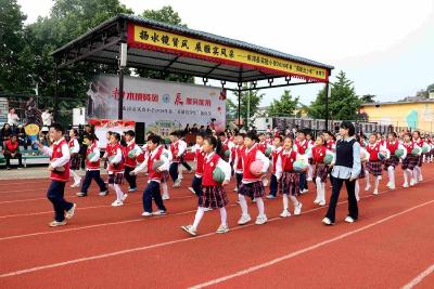县实验小学春季运动会开幕