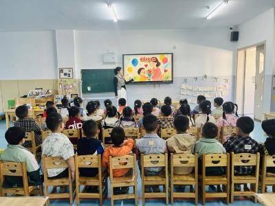​县第三幼儿园开展母亲节主题活动
