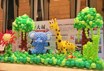 “气球工匠”巧手逐梦　平凡手艺吹出百万人生  