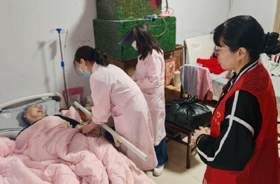 南漳县苗圃社区：健康服务送上门 温情守护失能老人 