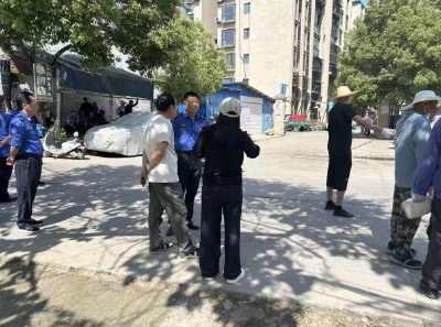 龙鹏还建房小区打通消防“生命通道”