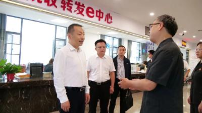 陈栋调研法院工作时强调：树立和践行正确政绩观 以高质量司法保障经济社会高质量发展