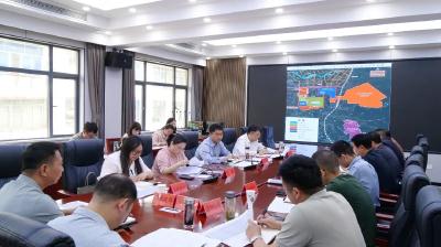 李恒在项目落地推进会上强调：全力推动招引项目快落地快建设快见效 