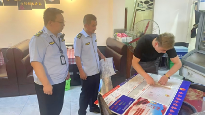 南漳：突击夜查烧烤店 拧紧外卖安全锁 