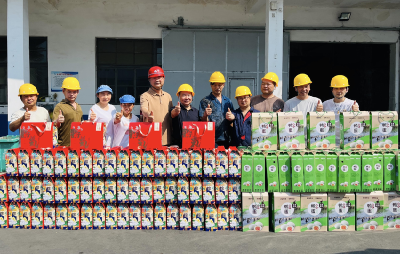 南漳：派驻专职党务工作者送端午关怀到车间 