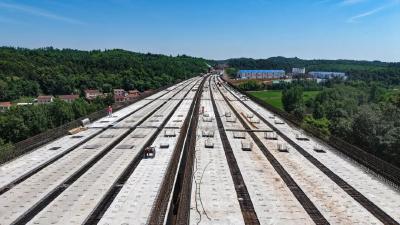 【项目建设进行时】平宜高速襄阳段首座桥梁顺利贯通！ 