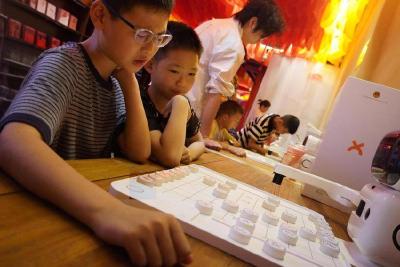 南漳：智启童心探科技 校社联动伴成长 