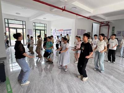 南漳县王家畈村：课前八段锦 活力尽释放 