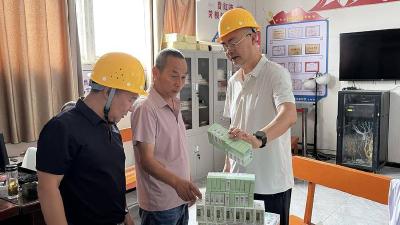 湖北华海公司工会发放防暑降温药品 