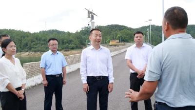 陈栋到城关肖堰调研督导防汛工作 全面排查整治风险隐患 坚决守牢防汛安全底线 