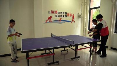 南漳县丹阳社区：趣味乒绳开课 运动赋能暑期 