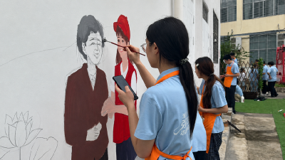 湖大学生南漳绘“荷”景 