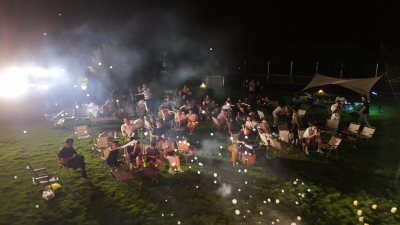 避暑听歌享优惠　荆山天池夜游出圈  