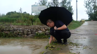 任文忠：暴雨中，他是群众最坚实的依靠  