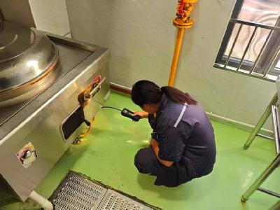 南漳：开展燃气联合检查 拧紧校园“安全阀” 