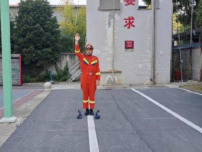 南漳县消防救援局组织开展攻坚组科目训练 