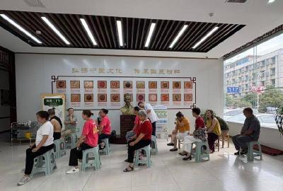 南漳：公益行医暖人心 中医药服务零距离 