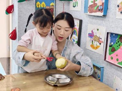 南漳县第三幼儿园：桂香迎中秋 秋梨凝团圆 