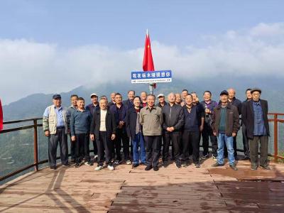 南漳县长坪镇：情暖金秋敬老月 桑榆同心话发展 