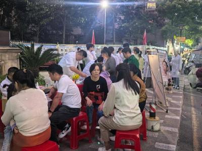 南漳：夜间义诊送健康 便民服务暖人心 