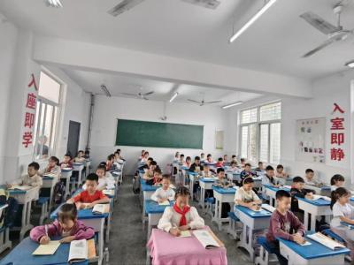 金庙中学开展课堂常规展示评比活动  