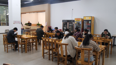 卞和社区：幸福食堂“傍”工厂　带娃吃饭不再慌  