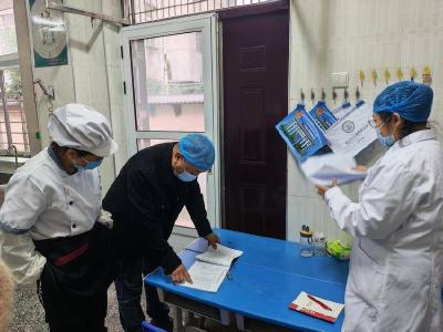 南漳县城关中心幼儿园开展食品安全应急处置演练 