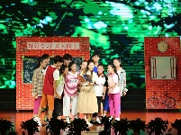 谷城县第七届神农英雄会暨庆祝第39个教师节主题活动隆重举行