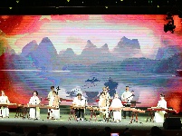 谷城县举办“庆国庆迎重阳”老干部文艺晚会
