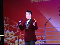 谷城县举办纪念中国人民抗日战争暨世界反法西斯战争胜利80周年文艺演出