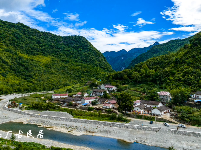 谷城：青山甘泉 水岸雨坪
