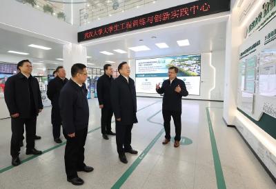 王忠林在武汉大学调研时强调 着力培养一批既懂科技又懂产业的领军型人才 更好推动科技创新和产业创新深度融合发展 