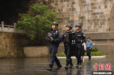 广西“95后”青年民警能文能武 扎根南疆成千年雄关国门守卫者