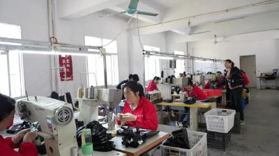 【楚商回乡·人社护航】车间开在家门口，巧手绘就幸福路！黎自芝心系家乡留守妇女