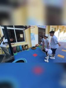 花面狸误入幼儿园 保康上演爱心救助